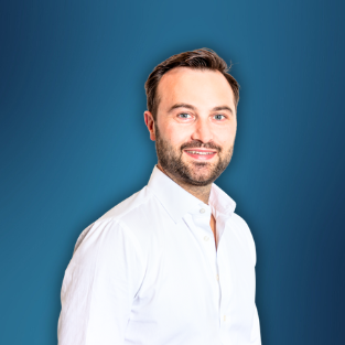 Hugo-Email-Headshot