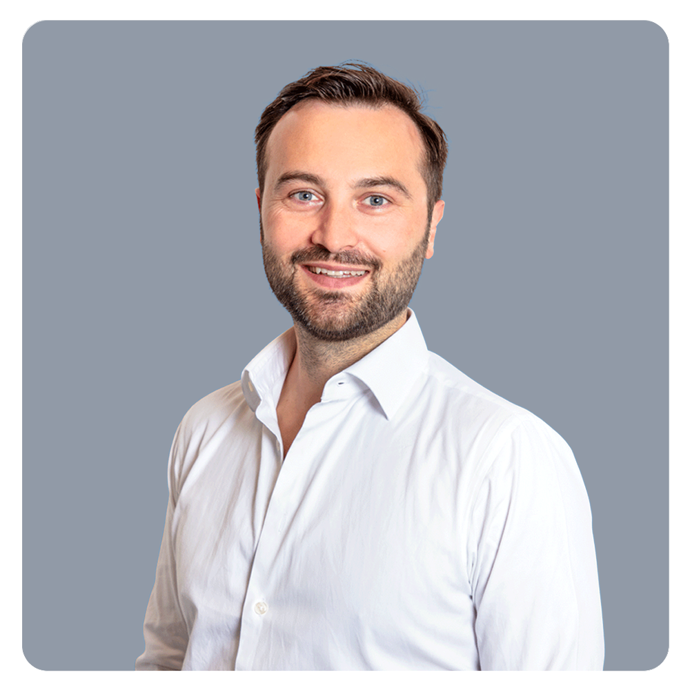 Hugo-Headshot-Page-2025